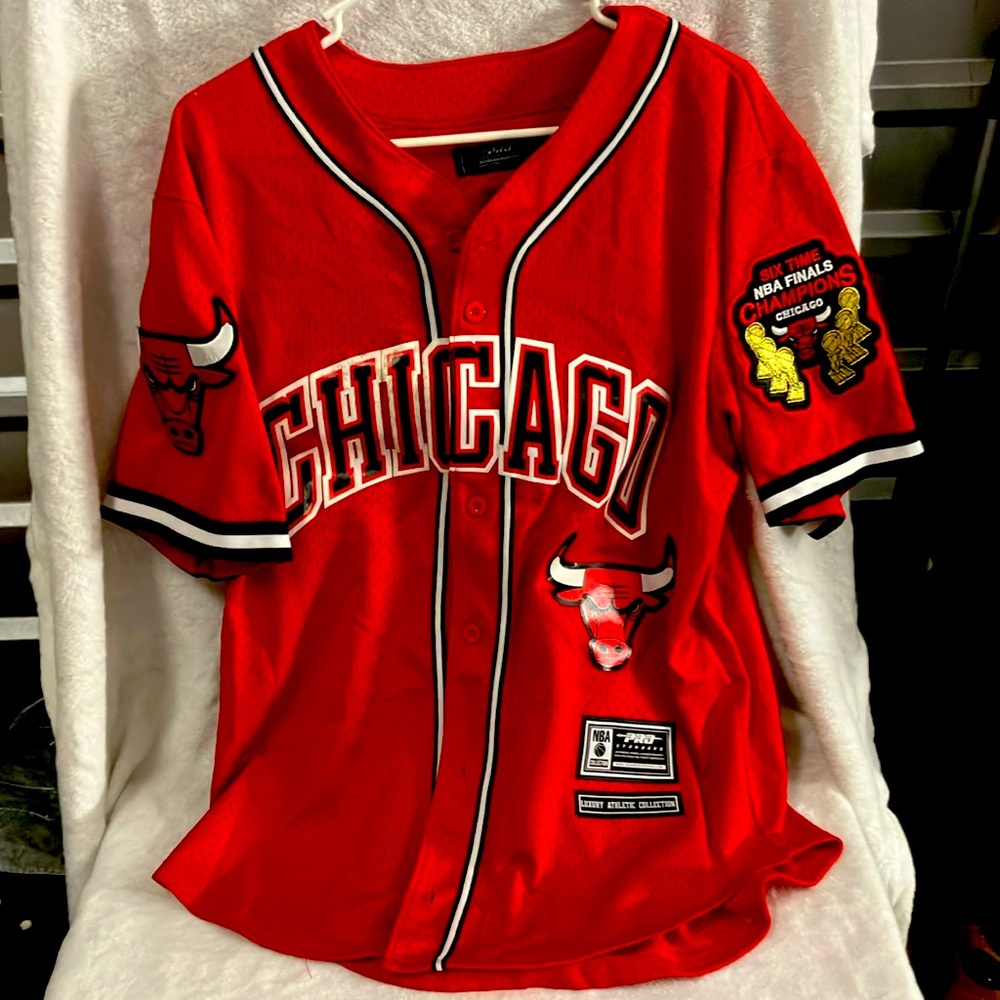 Chicago Bulls NBA pro standard luxury athletic collection.